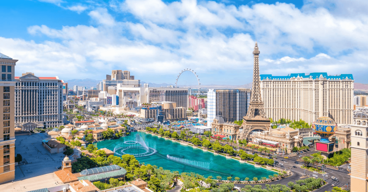 Neon and Nature: Las Vegas Getaway with Stunning Day Trips to Nearby National Parks